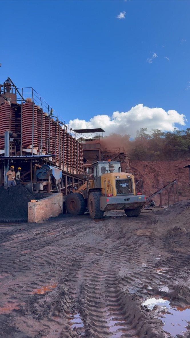 Spiral concentrators and a wheel loader at the plant