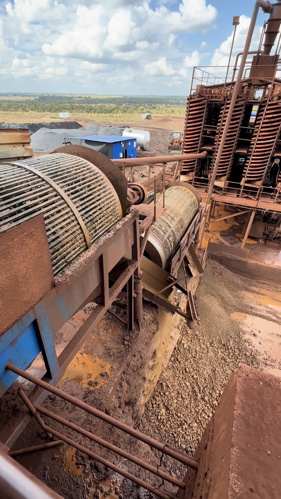 The rotary screen and spiral concentrators at the plant